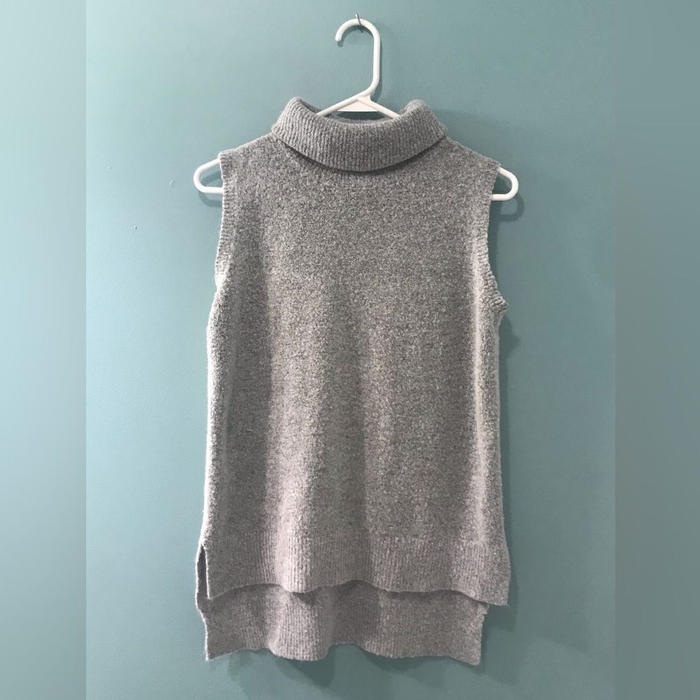 SUPRE “Size M” Top / Sweater